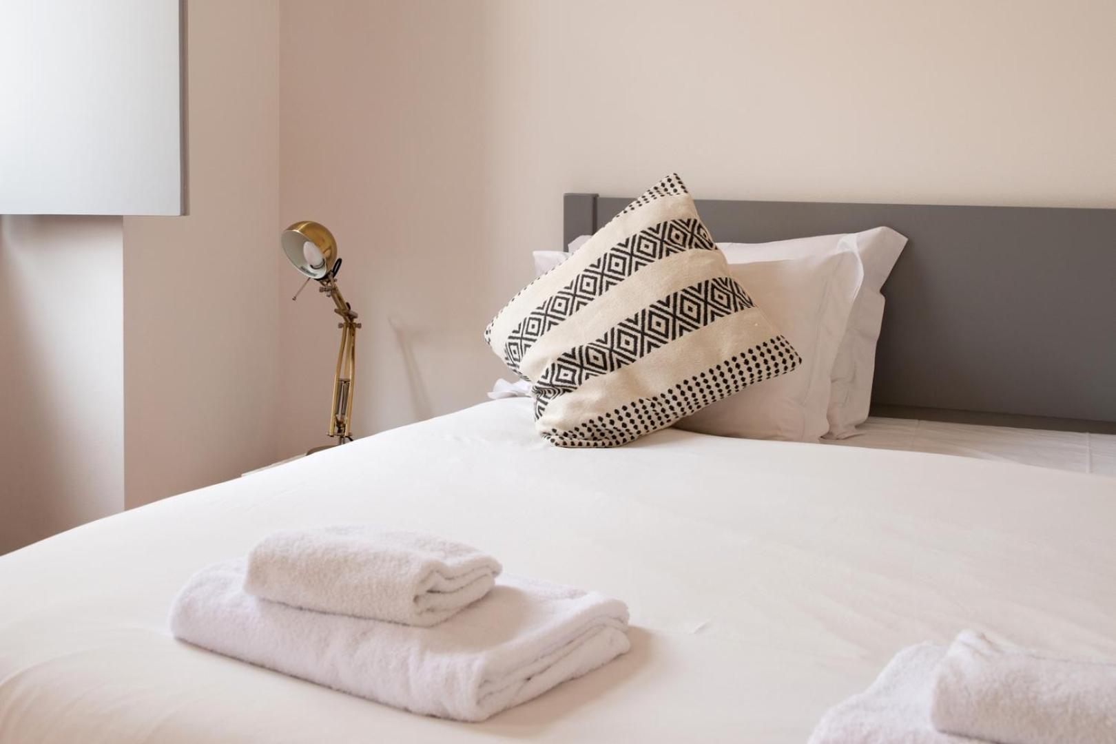 Apartment Old Style Fully Renewed And Spacious 3-bed *
